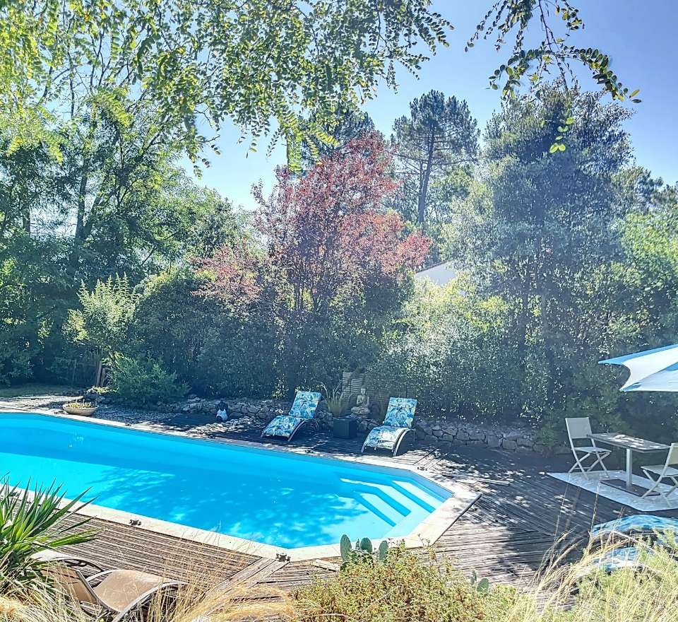 photo-piscine-maison-bleue-Ardeche